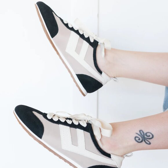 NEW FREE PEOPLE aces tennis shoe in chalk/desert sand $128 RETAIL 2511 4S2 - Picture 1 of 7